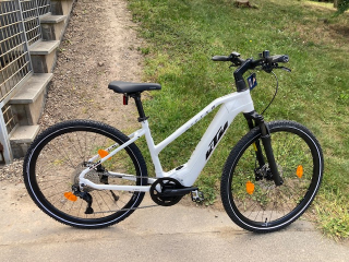 Krossové elektrokolo KTM Macina Cross 720, bílé